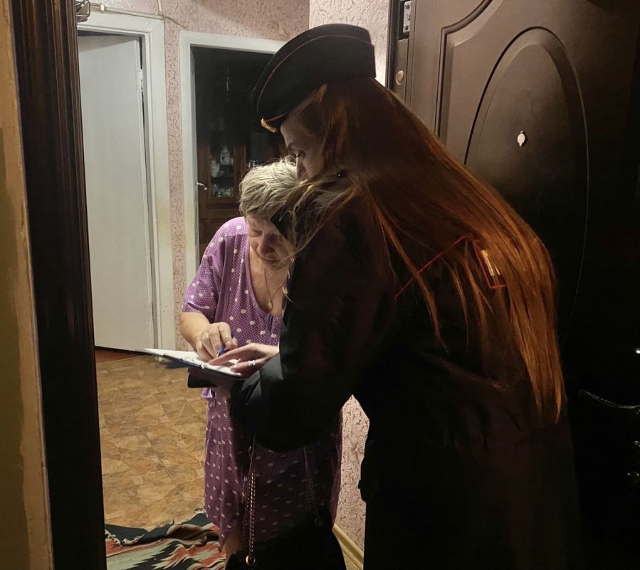 Сотрудники полиции напомнили жителям Ялты об опасности мошеннических действий Сотрудники полиции напомнили жителям Ялты об опасности мошеннических действий