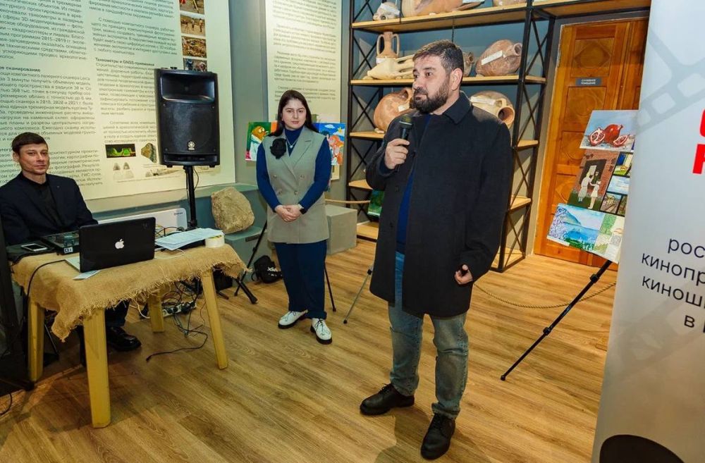 В усадьбе Академика Палласа состоялось событие, посвященное сбору средств на нужды участников специальной военной операции «Искусство победы: защитники отечества» В усадьбе Академика Палласа состоялось событие, посвященное сбору средств на нужды участников специальной военной операции «Искусство победы: защитники отечества»