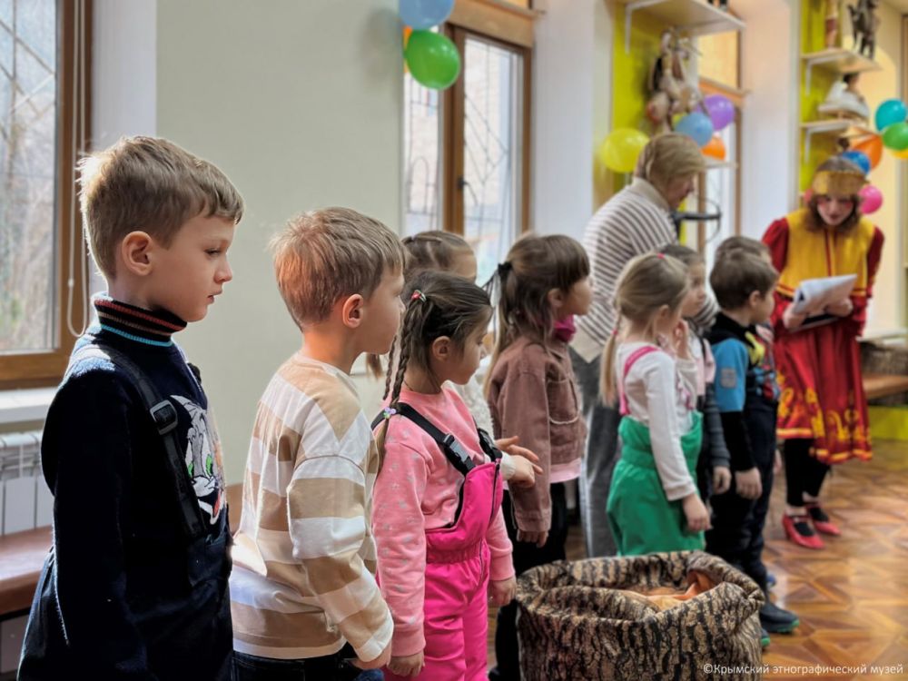Знакомимся с традициями масленичной недели весело и познавательно в Крымском этнографическом музее! Знакомимся с традициями масленичной недели весело и познавательно в Крымском этнографическом музее!