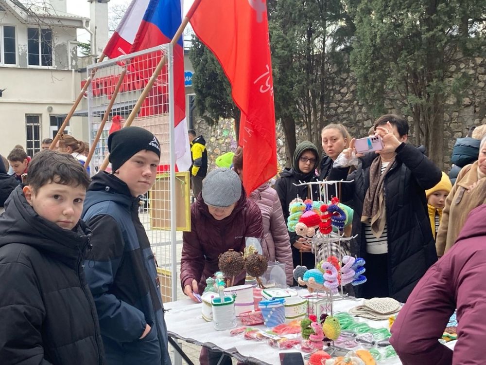 На благотворительной ярмарке в Форосе собрали 55 тысяч рублей На благотворительной ярмарке в Форосе собрали 55 тысяч рублей