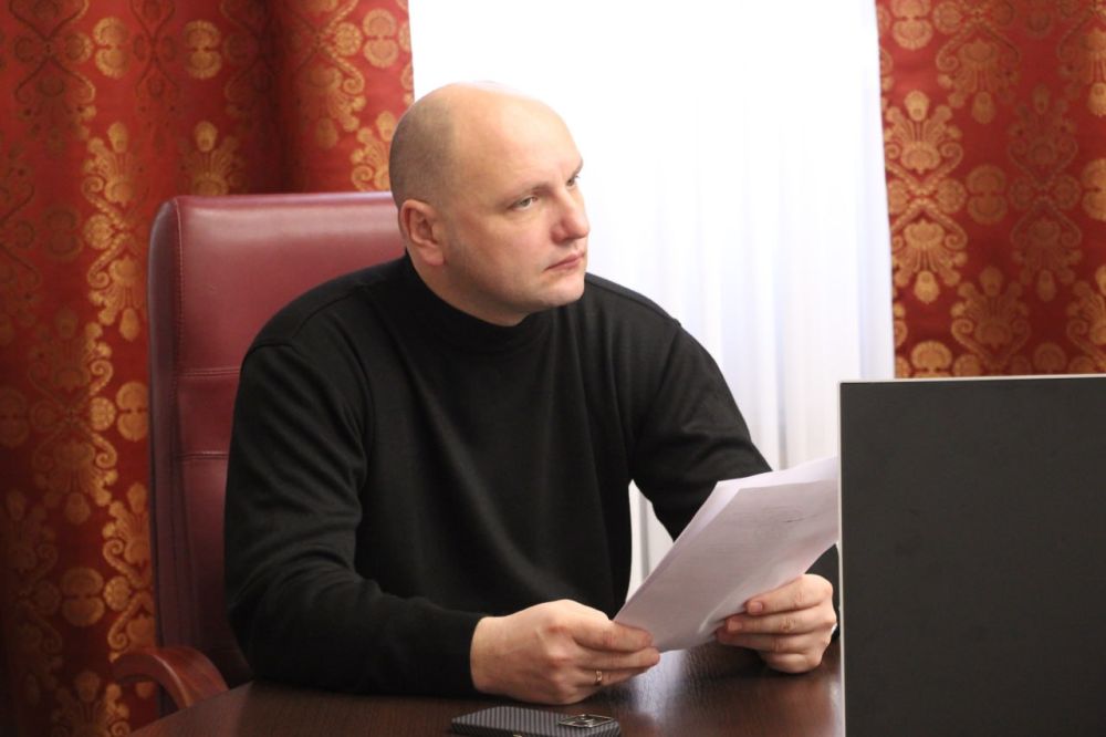 Глава администрации Керчи Олег КАТОРГИН провел аппаратное совещание с заместителями и начальниками структурных подразделений администрации Глава администрации Керчи Олег КАТОРГИН провел аппаратное совещание с заместителями и начальниками структурных подразделений администрации