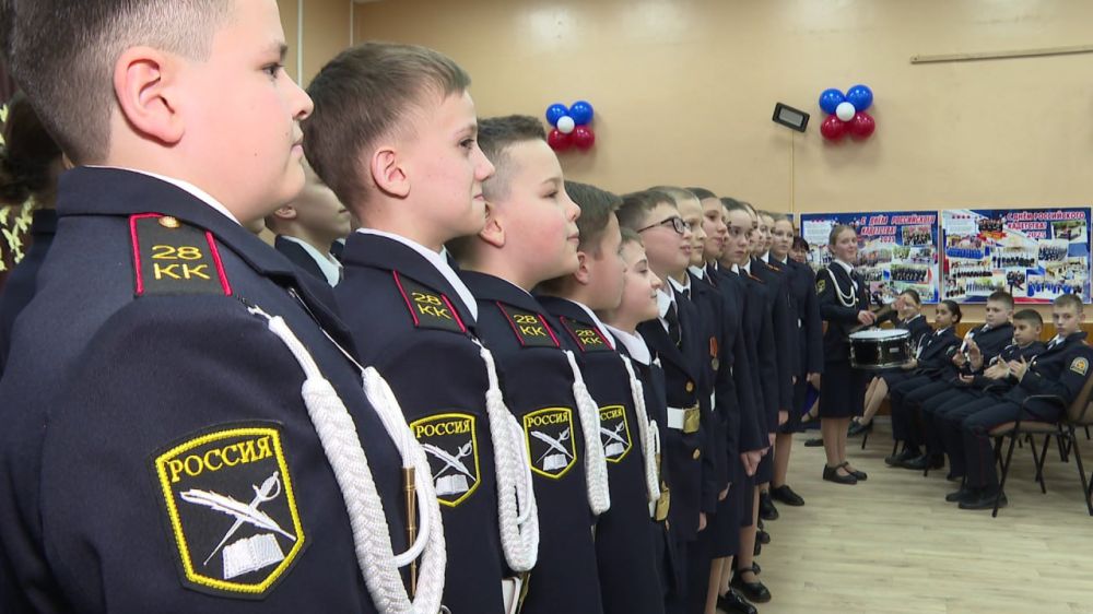 В симферопольской школе №28 прошло торжественное мероприятие, посвящённое Дню кадета В симферопольской школе №28 прошло торжественное мероприятие, посвящённое Дню кадета