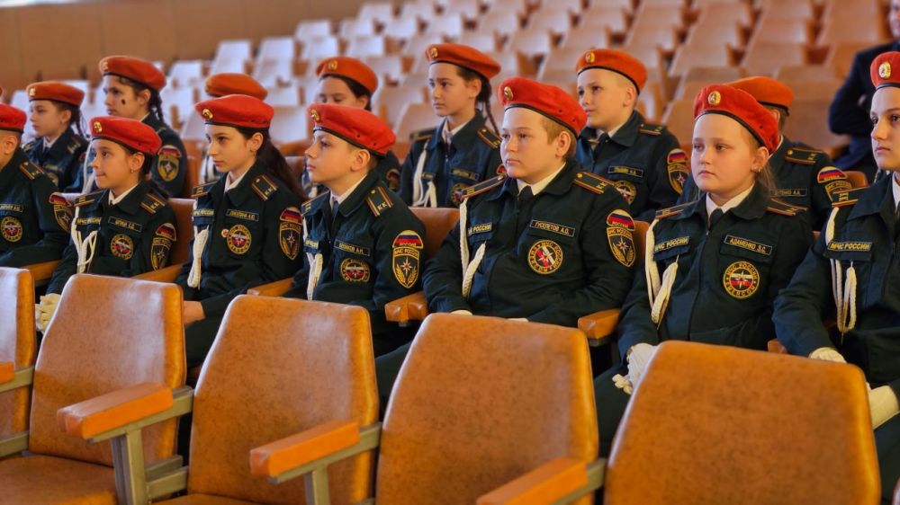 День кадета России в Главном управлении МЧС России по Республике Крым День кадета России в Главном управлении МЧС России по Республике Крым