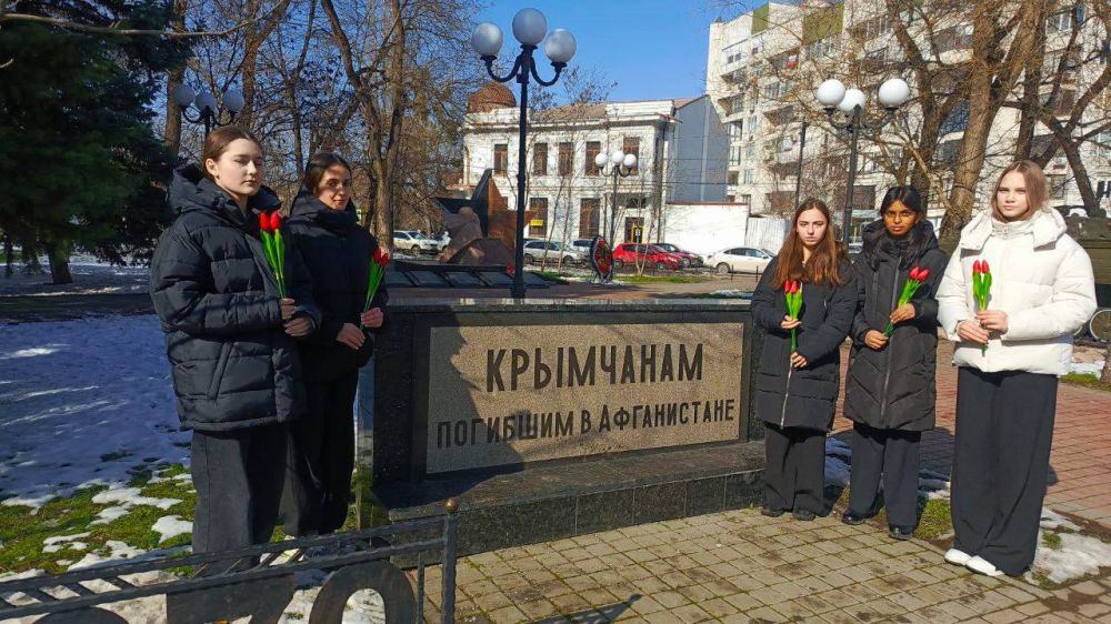Всероссийская акция «Красный тюльпан», приуроченная ко Дню памяти о россиянах, исполняющих свой служебный долг за пределами Отечества, прошла в крымской столице Всероссийская акция «Красный тюльпан», приуроченная ко Дню памяти о россиянах, исполняющих свой служебный долг за пределами Отечества, прошла в крымской столице