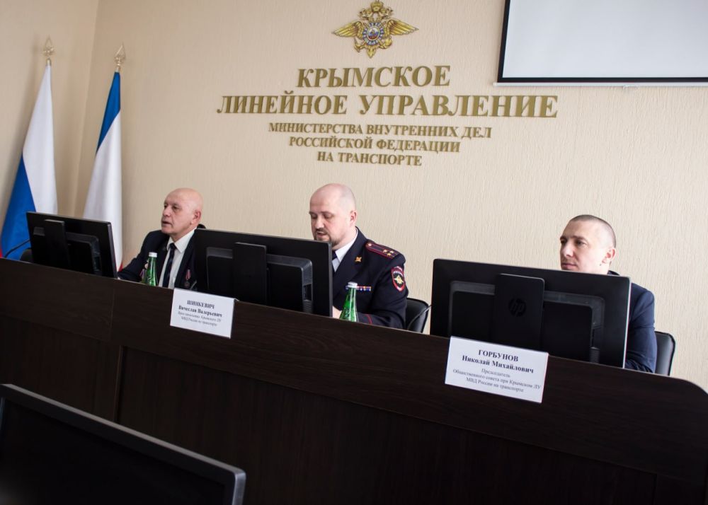 Сегодня поздравил сотрудников и ветеранов транспортной полиции с профессиональным праздником — Днём транспортной полиции! Сегодня поздравил сотрудников и ветеранов транспортной полиции с профессиональным праздником — Днём транспортной полиции!