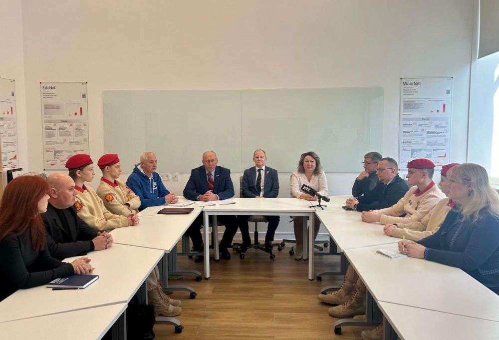 Общественная палата Севастополя, Департамент образования и РБОО «Мы севастопольцы» стали организаторами конкурса «Героев помним имена» Общественная палата Севастополя, Департамент образования и РБОО «Мы севастопольцы» стали организаторами конкурса «Героев помним имена»