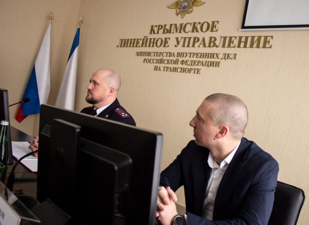 Сегодня поздравил сотрудников и ветеранов транспортной полиции с профессиональным праздником — Днём транспортной полиции! Сегодня поздравил сотрудников и ветеранов транспортной полиции с профессиональным праздником — Днём транспортной полиции!