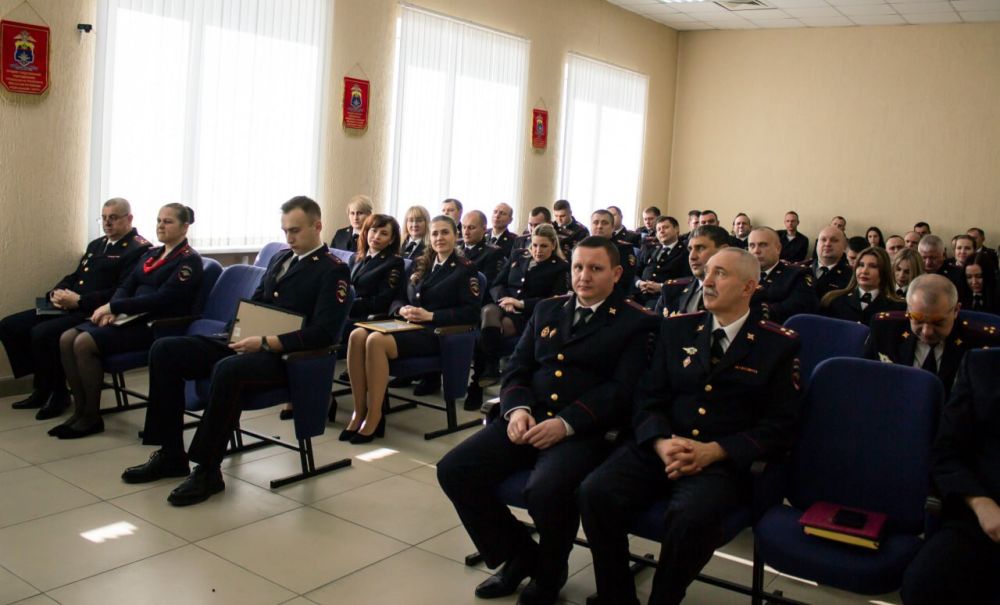 Сегодня поздравил сотрудников и ветеранов транспортной полиции с профессиональным праздником — Днём транспортной полиции! Сегодня поздравил сотрудников и ветеранов транспортной полиции с профессиональным праздником — Днём транспортной полиции!