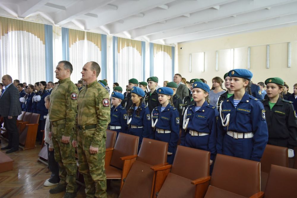В школах Республики Крым прошли торжественные мероприятия, приуроченные к Дню Российского кадетства В школах Республики Крым прошли торжественные мероприятия, приуроченные к Дню Российского кадетства