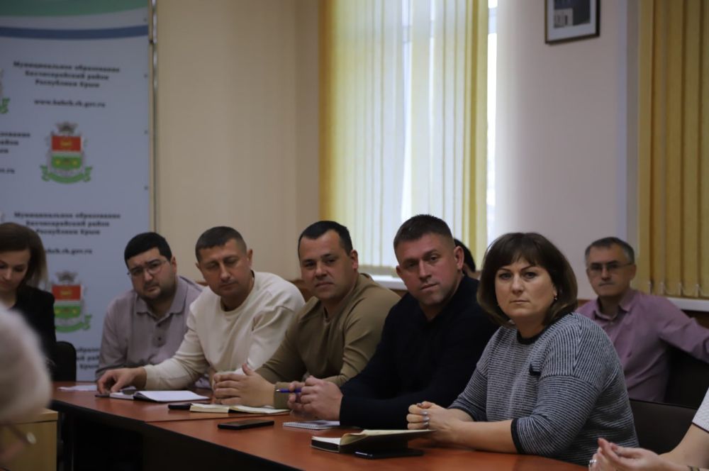 Ольга Урайкина: Вчера состоялось аппаратное совещание, которое провели совместно с главой администрации Бахчисарайского района Анжеликой Ястребовой при участии заместителей главы администрации района и глав сельских поселений Ольга Урайкина: Вчера состоялось аппаратное совещание, которое провели совместно с главой администрации Бахчисарайского района Анжеликой Ястребовой при участии заместителей главы администрации района и глав сельских поселений