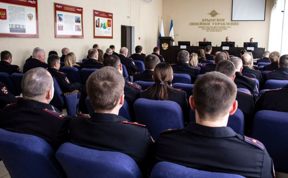 Сегодня поздравил сотрудников и ветеранов транспортной полиции с профессиональным праздником — Днём транспортной полиции! Сегодня поздравил сотрудников и ветеранов транспортной полиции с профессиональным праздником — Днём транспортной полиции!