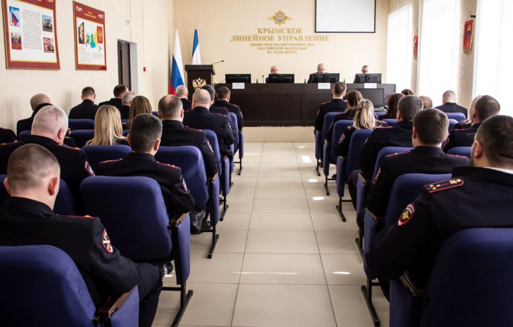 Сегодня поздравил сотрудников и ветеранов транспортной полиции с профессиональным праздником — Днём транспортной полиции! Сегодня поздравил сотрудников и ветеранов транспортной полиции с профессиональным праздником — Днём транспортной полиции!