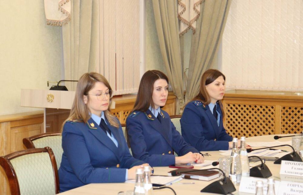 Сегодня, 18 февраля 2025 года, под председательством первого заместителя прокурора республики Дмитрия Егорова состоялось заседание межведомственной рабочей группы по вопросам защиты трудовых прав граждан Сегодня, 18 февраля 2025 года, под председательством первого заместителя прокурора республики Дмитрия Егорова состоялось заседание межведомственной рабочей группы по вопросам защиты трудовых прав граждан