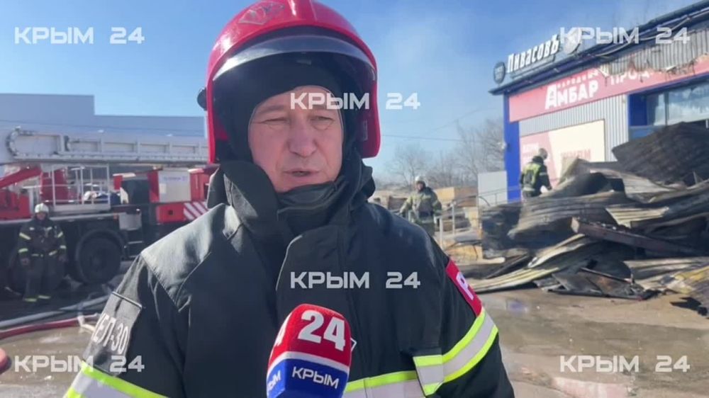 В Симферопольском районе в результате пожара обрушилась крыша магазина