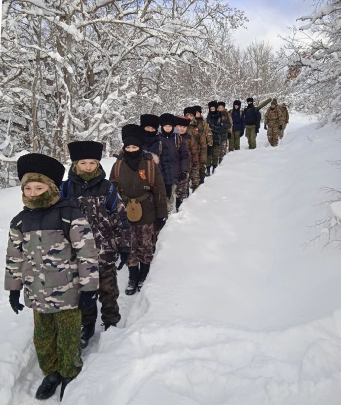 Кадеты Школы джур приняли участие в Снежном походе Кадеты Школы джур приняли участие в Снежном походе