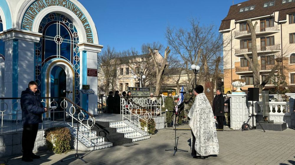 В Евпатории полицейские традиционно приняли участие в мероприятии, посвящённом памяти погибших бойцов спецподразделения ОМОН «Беркут» В Евпатории полицейские традиционно приняли участие в мероприятии, посвящённом памяти погибших бойцов спецподразделения ОМОН «Беркут»