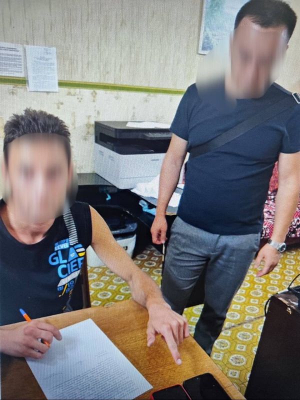 Евпатории курьер телефонных мошенников осужден за хищение более 1 млн рублей Евпатории курьер телефонных мошенников осужден за хищение более 1 млн рублей