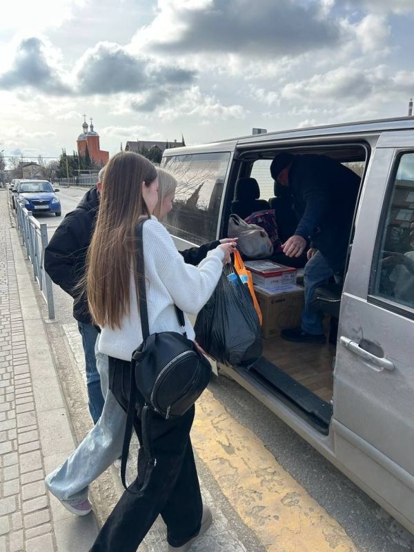 Дети и молодежь Феодосии готовят подарки защитникам Отечества Дети и молодежь Феодосии готовят подарки защитникам Отечества