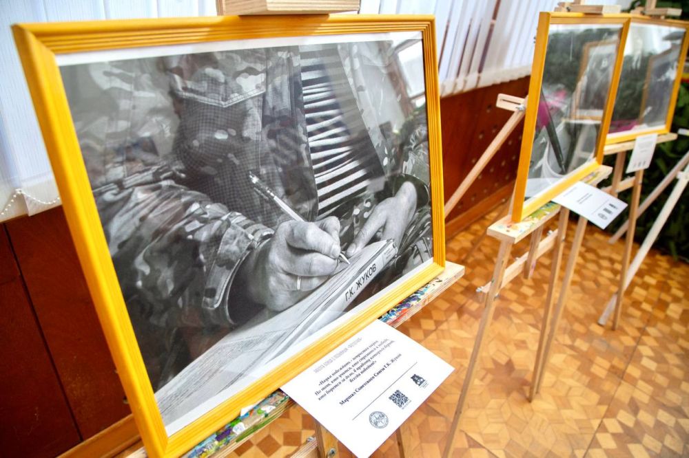 Фотовыставка «Руками солдата куётся Победа» открылась в Симферополе Фотовыставка «Руками солдата куётся Победа» открылась в Симферополе