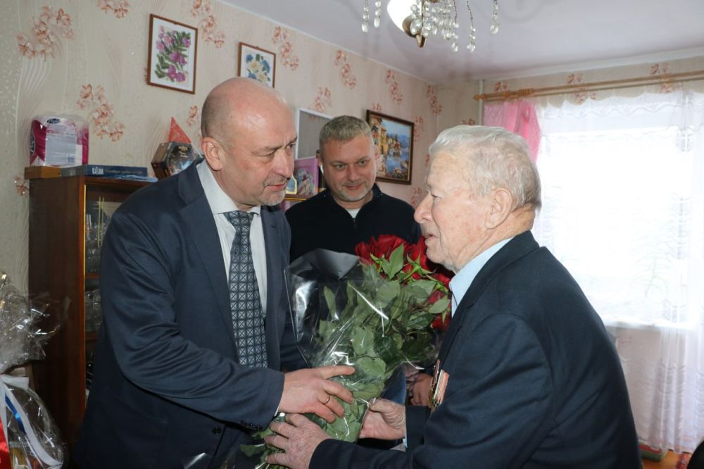 Михаил Назаров: Победа в лицах: Желомонтов Анатолий Яковлевич Михаил Назаров: Победа в лицах: Желомонтов Анатолий Яковлевич