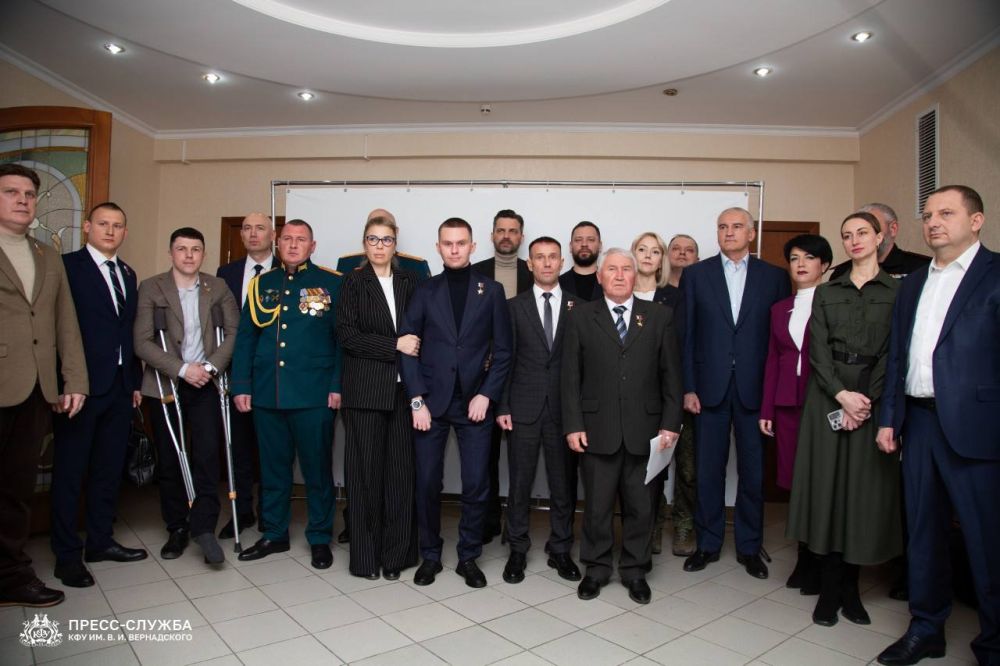 Алексей Зинченко: Герои Крыма!. Принял участие в заседании Главы Республики Крым Сергея Аксёнова, на котором был дан старт региональной кадровой программе «Герои Крыма Алексей Зинченко: Герои Крыма!. Принял участие в заседании Главы Республики Крым Сергея Аксёнова, на котором был дан старт региональной кадровой программе «Герои Крыма