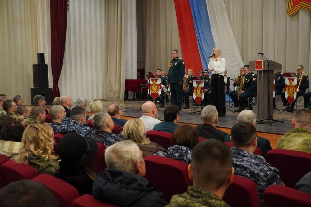 #городские_новости. В Керчи вручили награды ветеранам, военнослужащим, волонтерам. В канун Дня защитника Отечества состоялось торжественное собрание в культурном центре им.Ю.И.Богатикова #городские_новости. В Керчи вручили награды ветеранам, военнослужащим, волонтерам. В канун Дня защитника Отечества состоялось торжественное собрание в культурном центре им.Ю.И.Богатикова