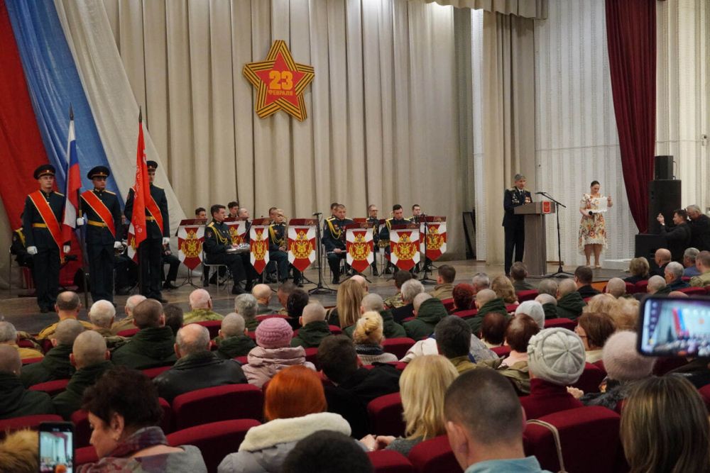 #городские_новости. В Керчи вручили награды ветеранам, военнослужащим, волонтерам. В канун Дня защитника Отечества состоялось торжественное собрание в культурном центре им.Ю.И.Богатикова #городские_новости. В Керчи вручили награды ветеранам, военнослужащим, волонтерам. В канун Дня защитника Отечества состоялось торжественное собрание в культурном центре им.Ю.И.Богатикова