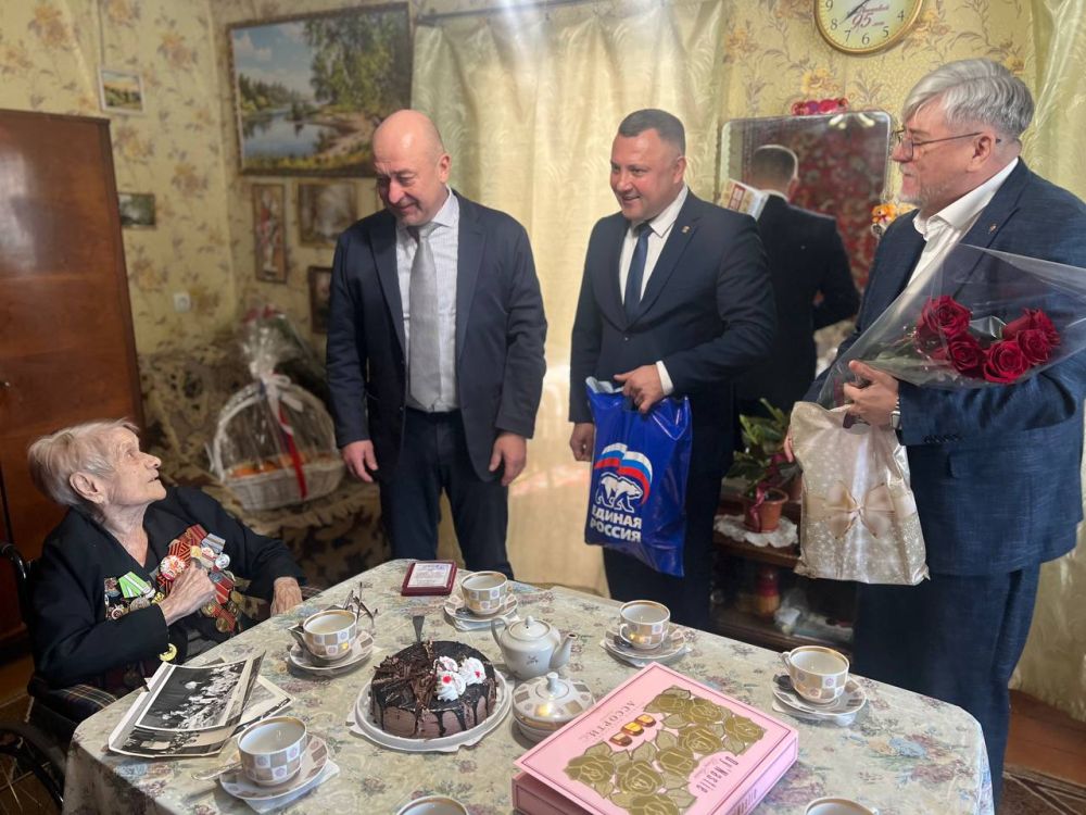 Игорь Ивин: Совместно с Михаилом Назаровым и Сергеем Дорошенко поздравили участников участников Великой Отечественной войны Игорь Ивин: Совместно с Михаилом Назаровым и Сергеем Дорошенко поздравили участников участников Великой Отечественной войны