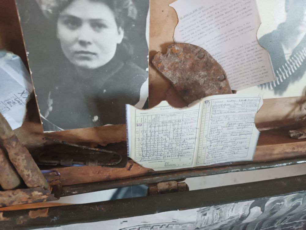 В холле первого этажа администрации Бахчисарайского района размещена тематическая выставка творческих работ, посвященная открытию Года Защитника Отечества в Бахчисарайском районе В холле первого этажа администрации Бахчисарайского района размещена тематическая выставка творческих работ, посвященная открытию Года Защитника Отечества в Бахчисарайском районе