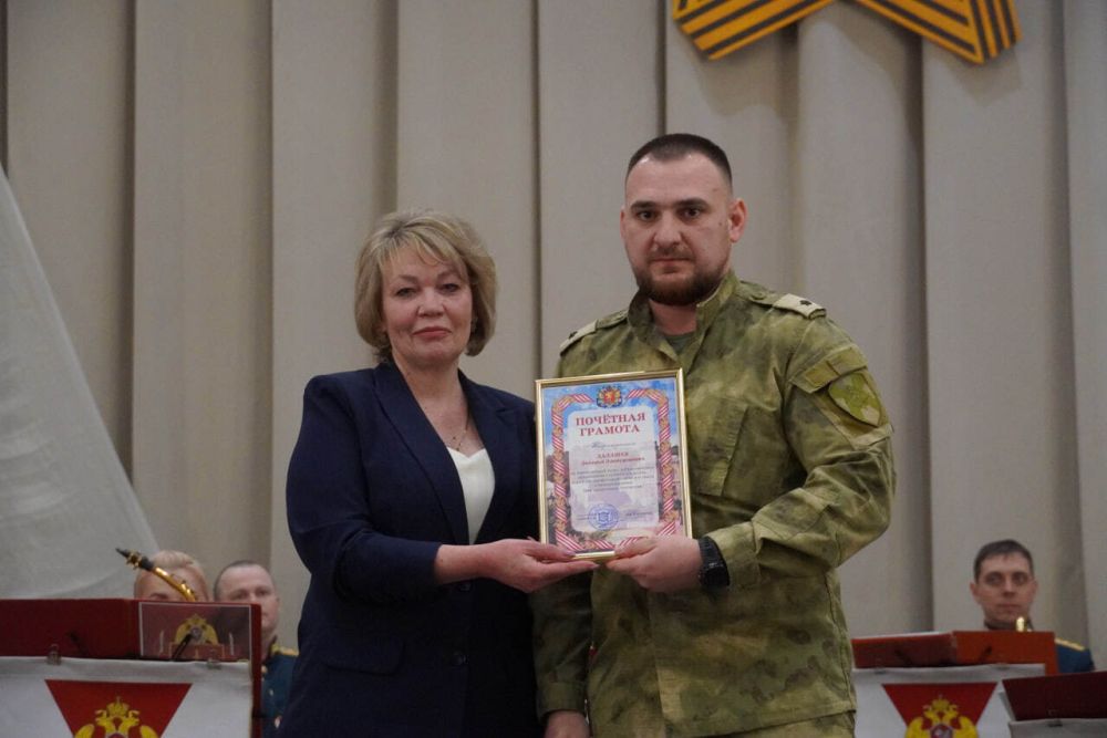 #городские_новости. В Керчи вручили награды ветеранам, военнослужащим, волонтерам. В канун Дня защитника Отечества состоялось торжественное собрание в культурном центре им.Ю.И.Богатикова #городские_новости. В Керчи вручили награды ветеранам, военнослужащим, волонтерам. В канун Дня защитника Отечества состоялось торжественное собрание в культурном центре им.Ю.И.Богатикова