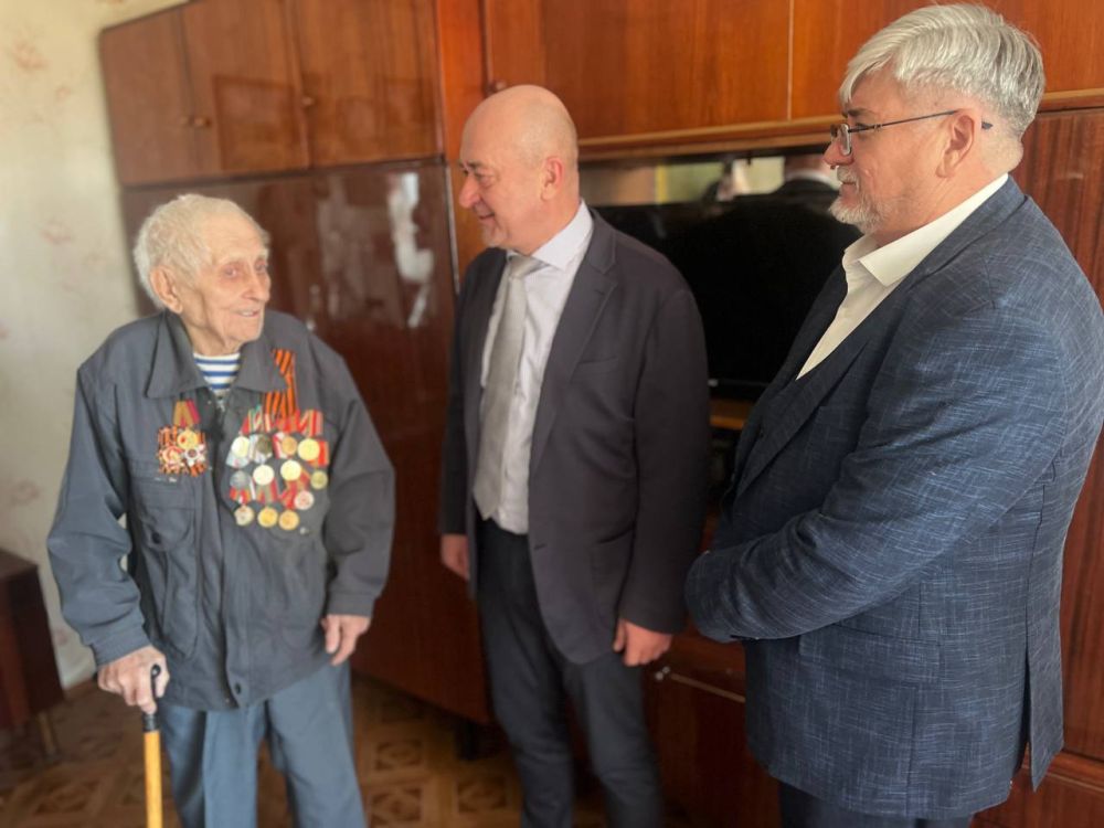 Игорь Ивин: Совместно с Михаилом Назаровым и Сергеем Дорошенко поздравили участников участников Великой Отечественной войны Игорь Ивин: Совместно с Михаилом Назаровым и Сергеем Дорошенко поздравили участников участников Великой Отечественной войны