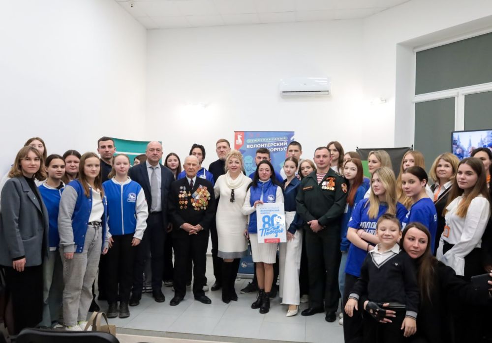 В Евпатории открыли Центр подготовки волонтеров Международного волонтерского корпуса 80-летия Великой Победы В Евпатории открыли Центр подготовки волонтеров Международного волонтерского корпуса 80-летия Великой Победы