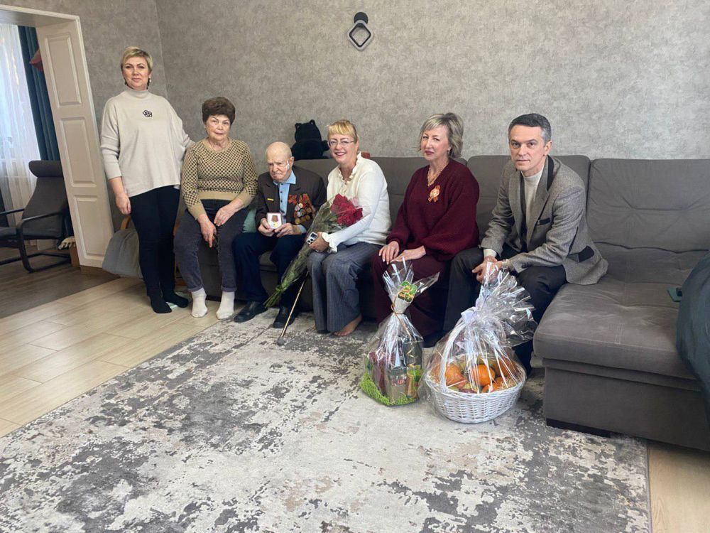 Ирина Кивико вручила юбилейные медали «80 лет Победы в Великой Отечественной войне 1941-1945 гг.» ветеранам Великой Отечественной войны Симферопольского района: Степану Михайловичу, Валентине Семеновне и Пётру Никитичу Ирина Кивико вручила юбилейные медали «80 лет Победы в Великой Отечественной войне 1941-1945 гг.» ветеранам Великой Отечественной войны Симферопольского района: Степану Михайловичу, Валентине Семеновне и Пётру Никитичу