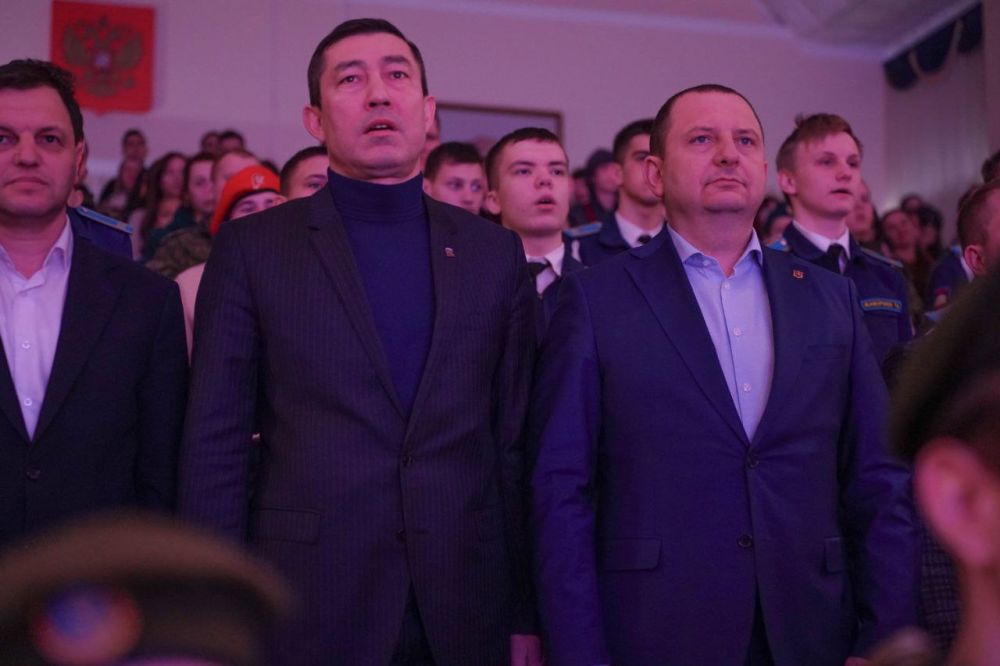 В преддверии Дня защитника Отечества в Симферополе состоялся праздничный концерт В преддверии Дня защитника Отечества в Симферополе состоялся праздничный концерт
