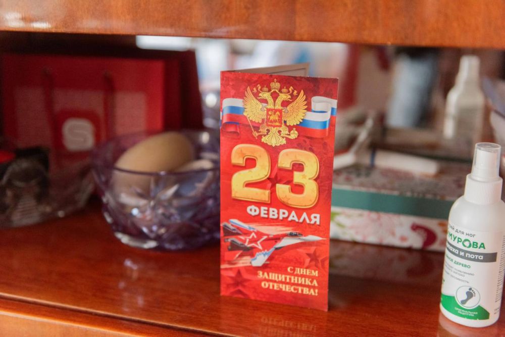 Севастопольская молодёжь поздравила ветеранов с Днём защитника Отечества Севастопольская молодёжь поздравила ветеранов с Днём защитника Отечества