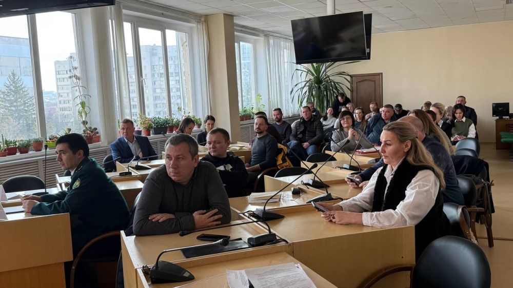 Состоялось первое рабочее совещание по проблемным вопросам применения таможенной процедуры свободной таможенной зоны в отношении саженцев винограда, плодовых и ягодных культур, комплектующих для устройства шпалеры... Состоялось первое рабочее совещание по проблемным вопросам применения таможенной процедуры свободной таможенной зоны в отношении саженцев винограда, плодовых и ягодных культур, комплектующих для устройства шпалеры...