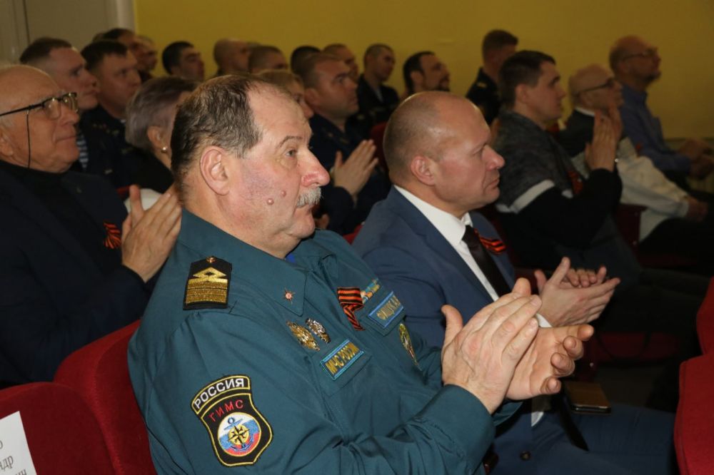 Игорь Ткаченко: Сегодня чествовали наших уважаемых ветеранов войны, участников СВО, ветеранов-интернационалистов, военнослужащих, сотрудников МЧС, поисковиков, волонтеров, которые участвуют в сборе помощи нашим бойцам на... Игорь Ткаченко: Сегодня чествовали наших уважаемых ветеранов войны, участников СВО, ветеранов-интернационалистов, военнослужащих, сотрудников МЧС, поисковиков, волонтеров, которые участвуют в сборе помощи нашим бойцам на...