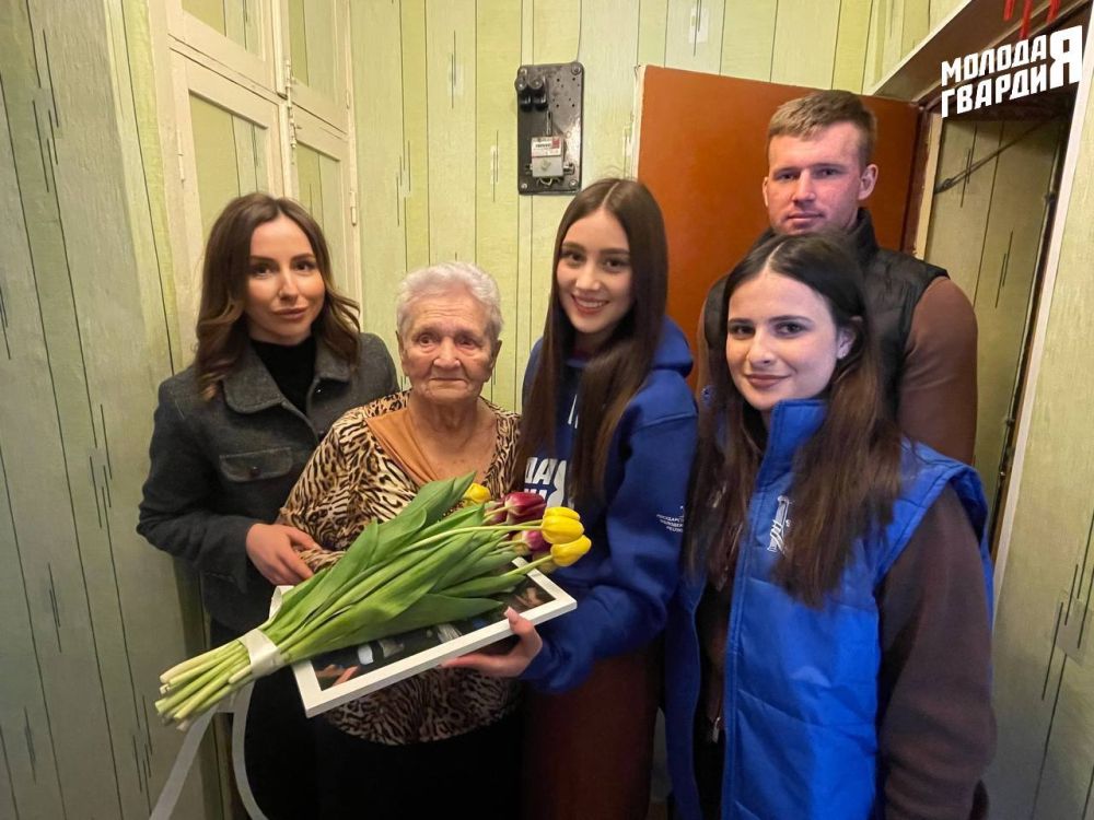 В преддверии Дня защитника Отечества активисты «Молодой Гвардии» Республики Крым поздравили ветеранов Великой Отечественной войны В преддверии Дня защитника Отечества активисты «Молодой Гвардии» Республики Крым поздравили ветеранов Великой Отечественной войны