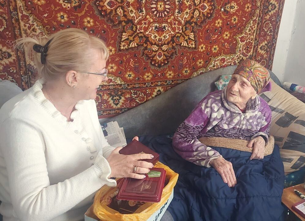 Ирина Кивико вручила юбилейные медали «80 лет Победы в Великой Отечественной войне 1941-1945 гг.» ветеранам Великой Отечественной войны Симферопольского района: Степану Михайловичу, Валентине Семеновне и Пётру Никитичу Ирина Кивико вручила юбилейные медали «80 лет Победы в Великой Отечественной войне 1941-1945 гг.» ветеранам Великой Отечественной войны Симферопольского района: Степану Михайловичу, Валентине Семеновне и Пётру Никитичу