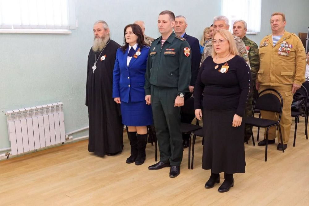 В МБОУ «СОШ-ДС№37 им.И.Г.Генова» прошло торжественное мероприятие посвященное открытию Года защитника Отчества В МБОУ «СОШ-ДС№37 им.И.Г.Генова» прошло торжественное мероприятие посвященное открытию Года защитника Отчества