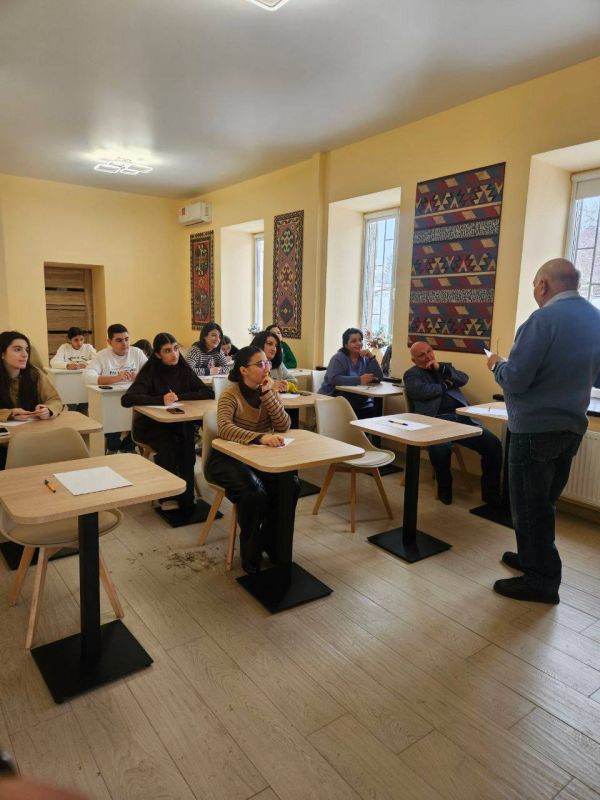 В рамках Дня родного языка продолжается написание Всероссийского этнодиктанта на языках народов России «Россия – дом народов» В рамках Дня родного языка продолжается написание Всероссийского этнодиктанта на языках народов России «Россия – дом народов»