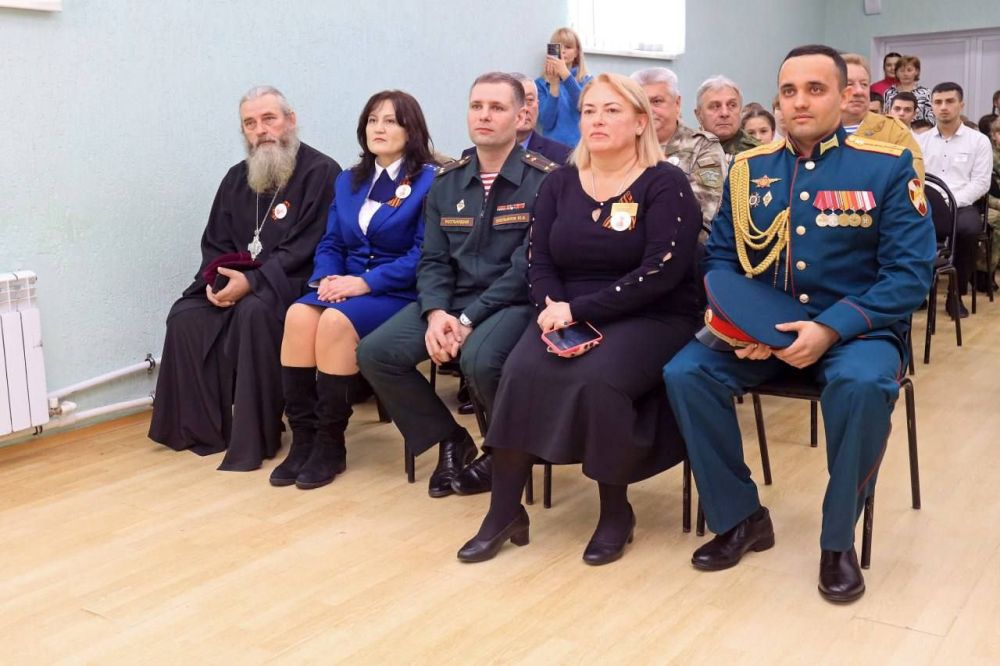 В МБОУ «СОШ-ДС№37 им.И.Г.Генова» прошло торжественное мероприятие посвященное открытию Года защитника Отчества В МБОУ «СОШ-ДС№37 им.И.Г.Генова» прошло торжественное мероприятие посвященное открытию Года защитника Отчества