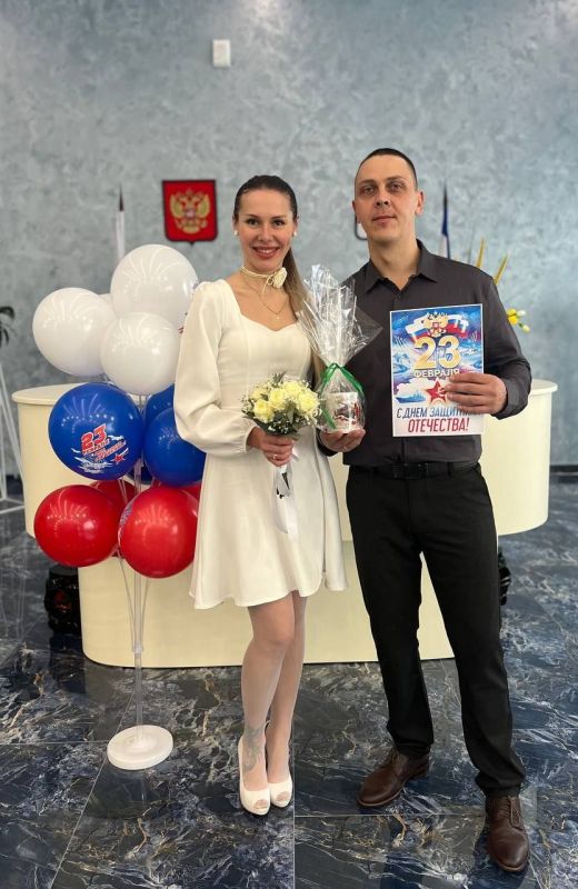 Отдел ЗАГС города Симферополя проводил праздничные, торжественные обряды бракосочетания «В день мужской желаю счастья и клянусь тебе в любви» Отдел ЗАГС города Симферополя проводил праздничные, торжественные обряды бракосочетания «В день мужской желаю счастья и клянусь тебе в любви»