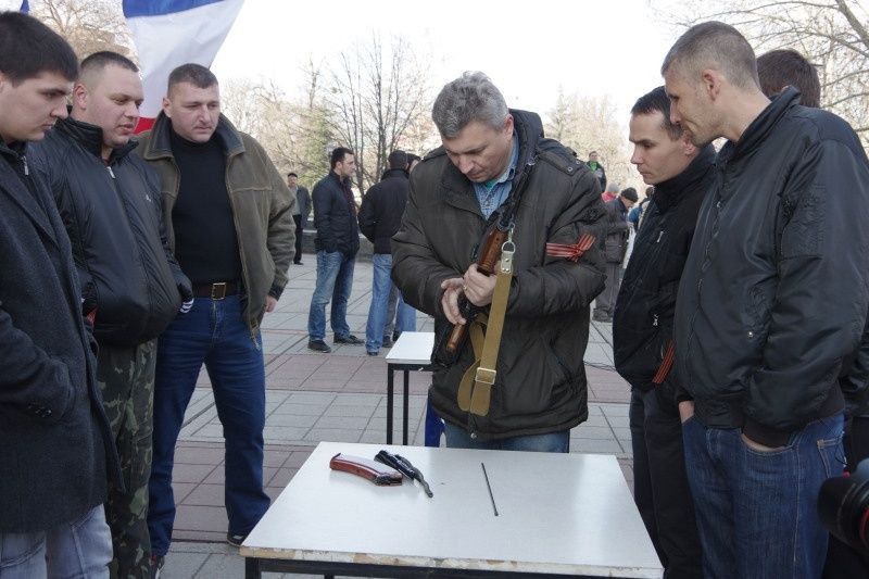 Владимир Константинов: В День Защитника Отечества мы вспоминаем всех, кто охраняет мир в Крыму, в России, стоит на страже спокойствия наших граждан Владимир Константинов: В День Защитника Отечества мы вспоминаем всех, кто охраняет мир в Крыму, в России, стоит на страже спокойствия наших граждан