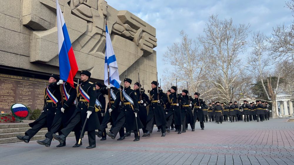 Мария Литовко: Уважаемые севастопольцы, поздравляю вас с Днем Народной воли и Днем защитника Отечества! Мария Литовко: Уважаемые севастопольцы, поздравляю вас с Днем Народной воли и Днем защитника Отечества!