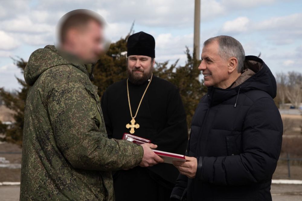 Владимир Константинов: В День Защитника Отечества мы вспоминаем всех, кто охраняет мир в Крыму, в России, стоит на страже спокойствия наших граждан Владимир Константинов: В День Защитника Отечества мы вспоминаем всех, кто охраняет мир в Крыму, в России, стоит на страже спокойствия наших граждан