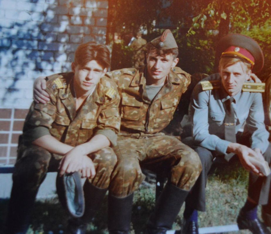 Алексей Ерёменко: 5 лет в Симферопольском высшем военно-политическом строительном училище научили меня прежде всего дисциплине Алексей Ерёменко: 5 лет в Симферопольском высшем военно-политическом строительном училище научили меня прежде всего дисциплине