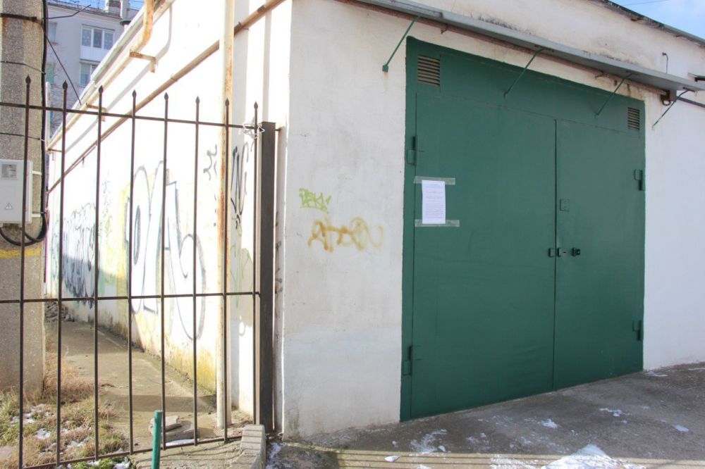 В Керчи в рамках плановой работы выявляют факты ненадлежащего состояния фасадов зданий и нестационарных объектов В Керчи в рамках плановой работы выявляют факты ненадлежащего состояния фасадов зданий и нестационарных объектов