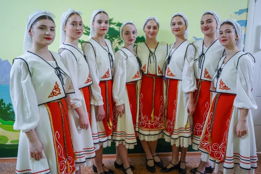 В рамках Международного Дня родного языка состоялся юбилейный XX Всекрымский творческий конкурс «Язык – душа народа», посвященный Году защитника Отечества В рамках Международного Дня родного языка состоялся юбилейный XX Всекрымский творческий конкурс «Язык – душа народа», посвященный Году защитника Отечества