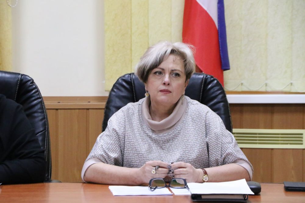 Ольга Урайкина: Сегодня совместно с главой администрации Бахчисарайского района Анжеликой Ястребовой провели аппаратное совещание при участии заместителей главы администрации района и глав сельских поселений Ольга Урайкина: Сегодня совместно с главой администрации Бахчисарайского района Анжеликой Ястребовой провели аппаратное совещание при участии заместителей главы администрации района и глав сельских поселений
